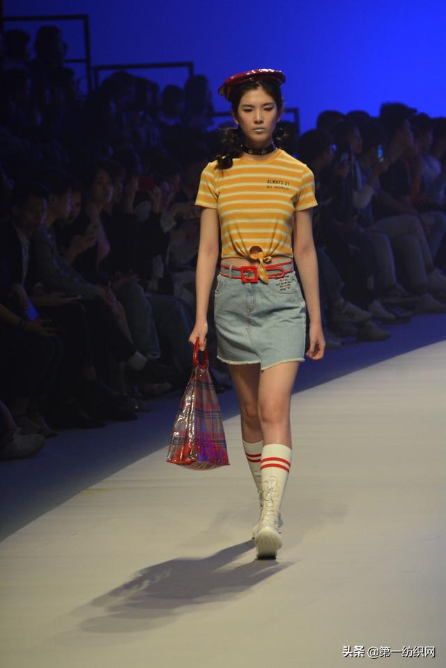a21是以纯吗，a21 以纯（以纯线上品牌A21登陆春季广东时装周）