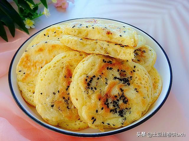 香蕉饼怎么做好吃又简单的做法，香蕉饼的做法（搅一搅就成的小饼）