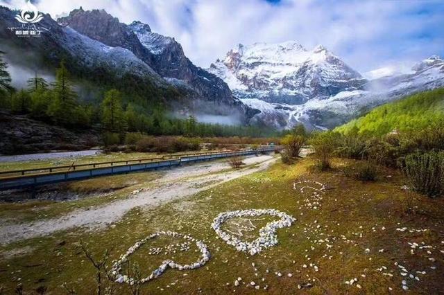 稻城亚丁适合几月份去，稻城亚丁几月份去最好（稻城亚丁、色达、川藏线旅游）