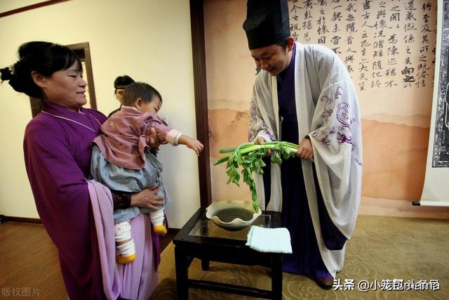 抓周是什么意思，抓周印章代表什么意思（抓周啦～宝宝10步抓周详细流程攻略～搬来即用）