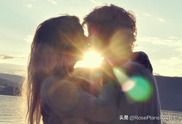 送花贺卡的情话，情人节送花贺卡简短情话（给女朋友的道歉送花祝福语）