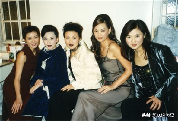邝美云年轻时图片，邝美云年轻时图片 视频（半个娱乐圈的大佬都跟她合影过）