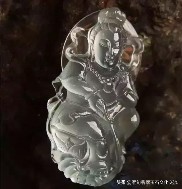 精美迷人玉坠展示教你挑选的技巧，辨别玉坠的最简单方法（3分钟教你学会挑选有升值收藏价值的吊坠）