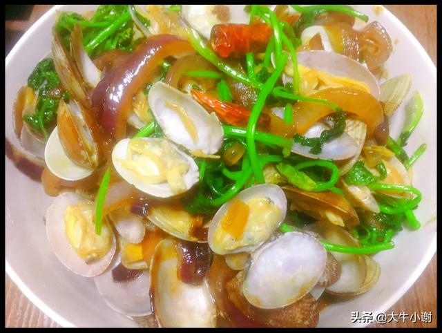 死掉的花甲焯水会开口吗，《花甲死了用开水煮会开口吗》