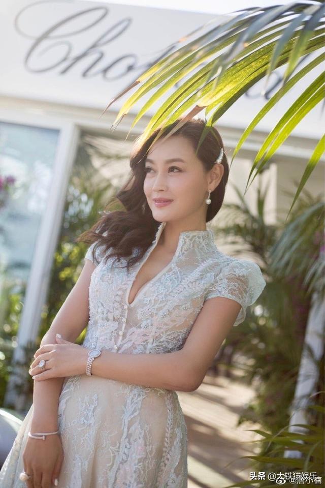 月牙脸适合什么发型（6位方脸女星告诉你）