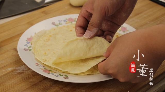 怎样烙饼好吃又松软，柔软多层凉了也不硬