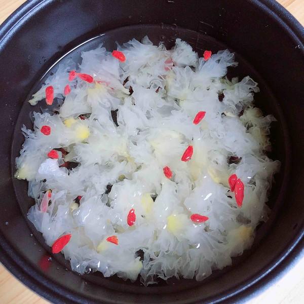 快速煮银耳的方法，银耳怎么煮才好（银耳出胶快）