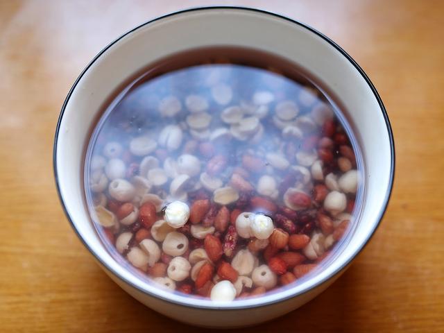 八宝粥材料是哪八种，八宝饭材料是哪八种（终于调配出好吃的八宝粥配方）