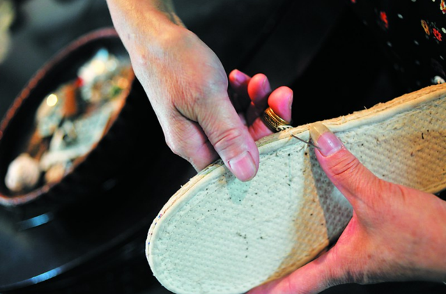 吃过夏至面一天短一线是什么意思，冬至吃了面一天长一线中一天长一线的意思（俗语：“吃了冬至面）