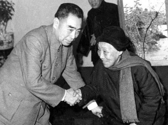 何香凝纪念学校（何香凝的追悼会）