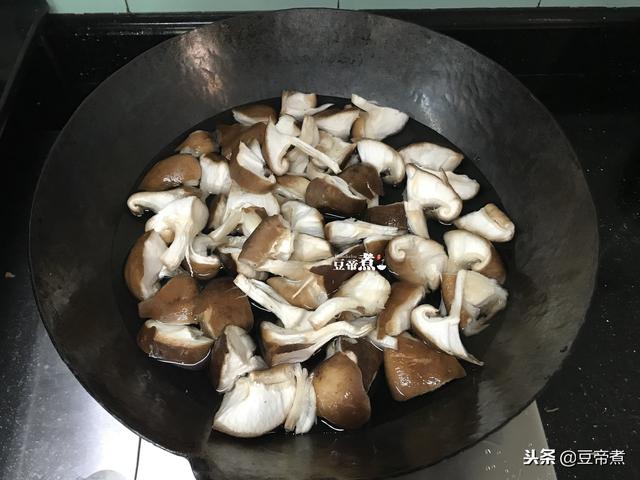 菌菇汤之鲜香菇肉片汤，肉片菌菇汤的做法大全（冬天进补多吃山珍之王）
