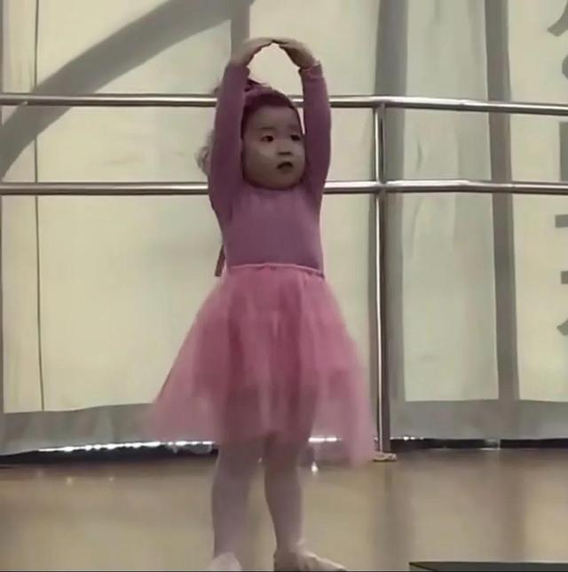 黄夏温哪里人，黄夏温个人介绍（圈粉100万人）