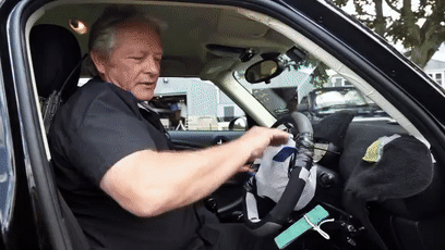 我的世界狗怎么驯服，网友教自家狗子玩《我的世界》