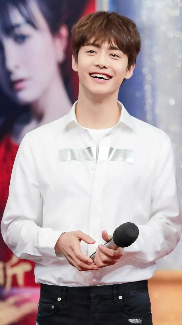 宋威龙个人资料，宋威龙个人资料家境以及学历（却被误会成矮个的8个男星）