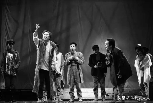 倪大红：因太丑无戏可演，娶了倪萍亲妹妹，婚后30年为何0绯闻