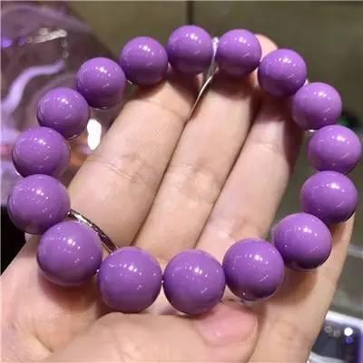 紫云母适合什么人佩戴，紫云母手镯的功效和作用（宝石新星——紫云母）