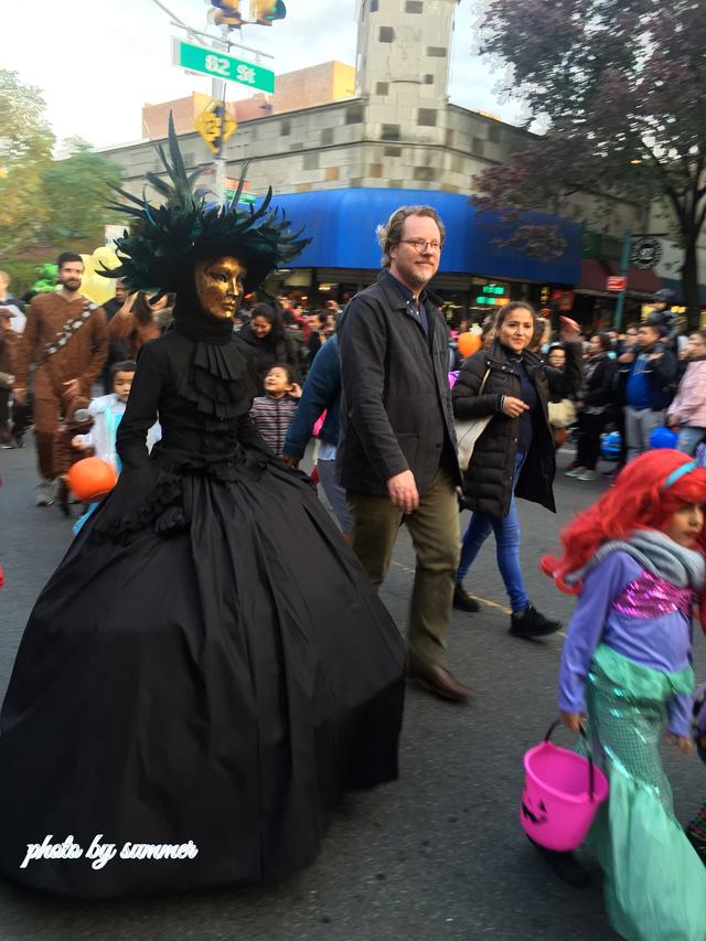 美国万圣节是什么节日 美国人怎样过万圣节，美国万圣节是什么节日（看美国人过万圣节有多疯狂）