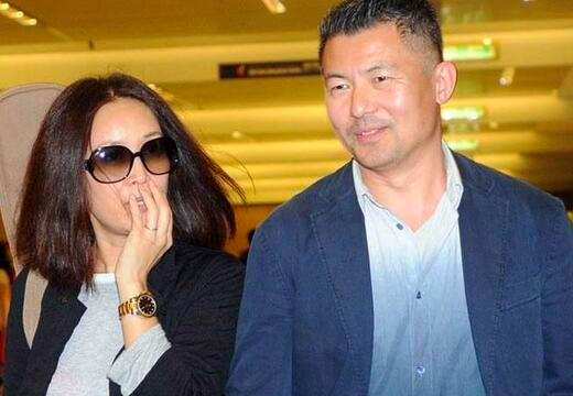 那英的老公是谁，那英的老公是谁 孟桐（那英罕见一家四口近照曝光）