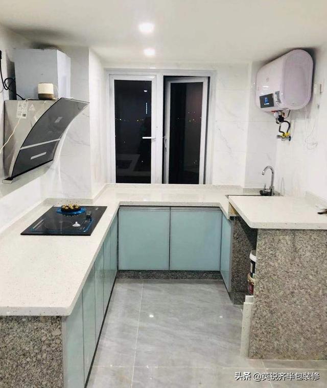 整体厨房颜色搭配技巧，整体厨房颜色搭配技巧图片（教你厨房配色小技巧）