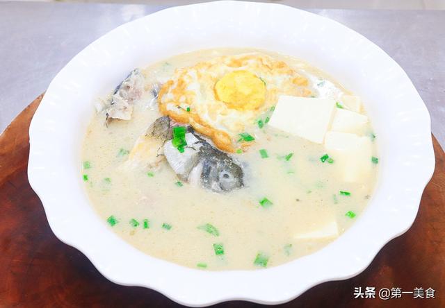 火锅材料做汤怎么做，火锅食材怎么做汤（下班来一碗全身都暖和）