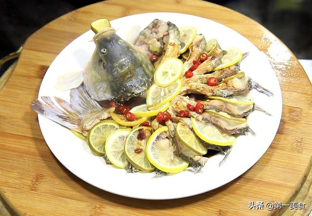 美食制作柠檬鱼，比清蒸鲈鱼还好吃的柠檬鱼
