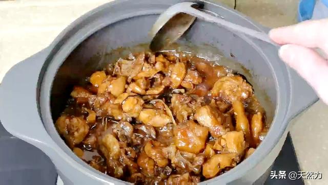 三杯鸡是哪三杯，广式三杯鸡的制作方法（教你做正宗的三杯鸡）