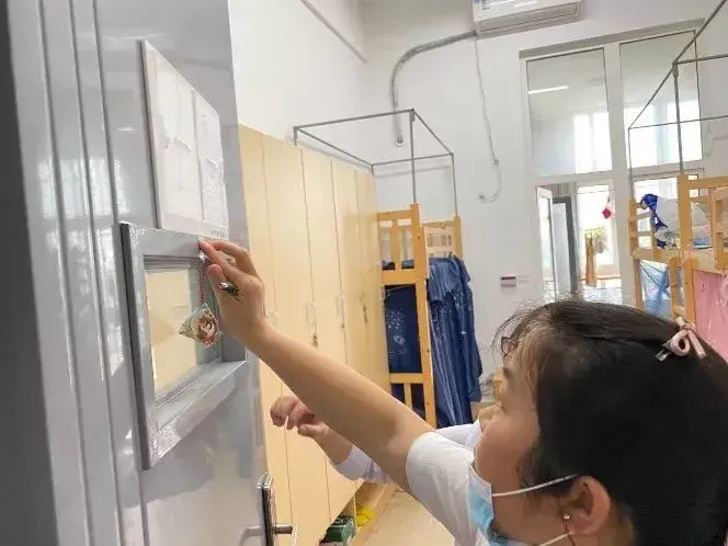 高中宿舍图片(普通高中宿舍图片)