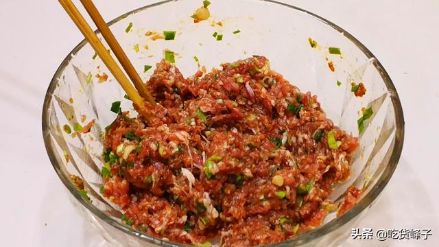 茄子馅饺子的做法，茄子水饺的做法（比肉饺子还香还好吃）