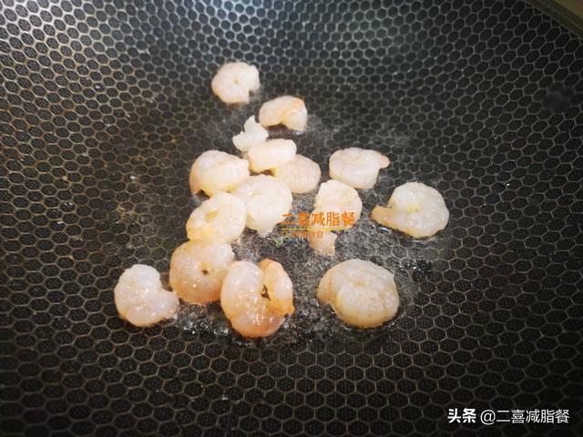 减肥午饭吃什么好，减肥午餐吃啥好（450大卡的减脂午餐）
