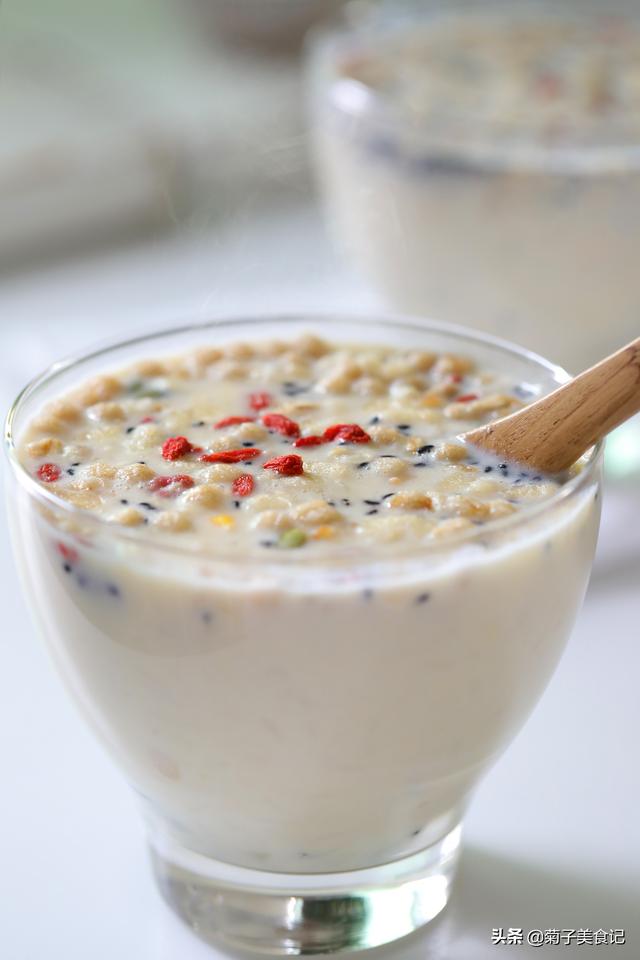 兰州牛奶醪糟的做法，兰州的牛奶醪糟怎么做（牛奶鸡蛋醪糟怎么煮不结块）