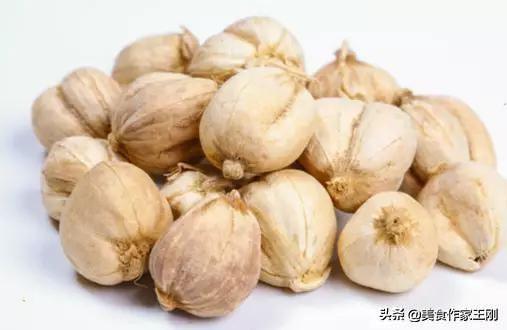 白芷在调料中的作用，白芷炖肉起什么作用（12种常见香料怎么用）