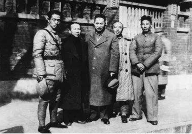 叶挺项英，叶挺和项英谁先去世（项英之死始末：遗体没有找到）