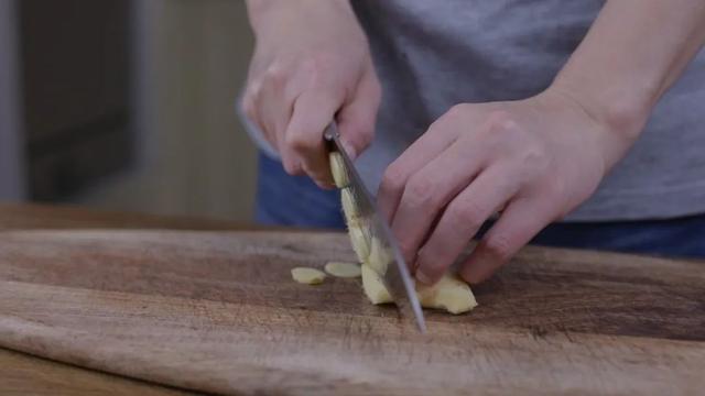 红烧酿面筋的做法，红烧面筋的家常做法