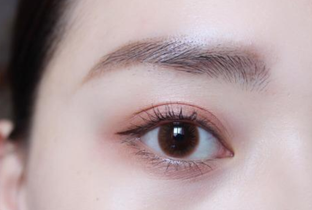 怎么画眼影，怎么画眼线 初学者（一分钟就能画好眼影的方法）