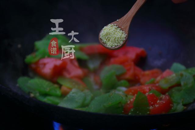 莴笋炒西红柿鸡蛋的家常做法，莴笋番茄炒蛋（适合春季吃的营养餐——番茄炒莴笋）
