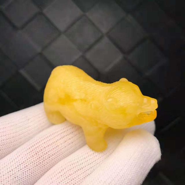 蜜蜡雕刻怎么清理，蜜蜡雕件怎么清理保养（谁说蜜蜡没有“盘玩方法”）