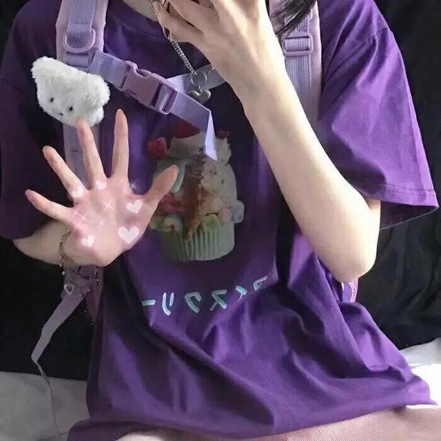 紫色系女生头像，紫色系女生头像动漫微信（我该用什么去纪念你在我的青春里闪耀过）