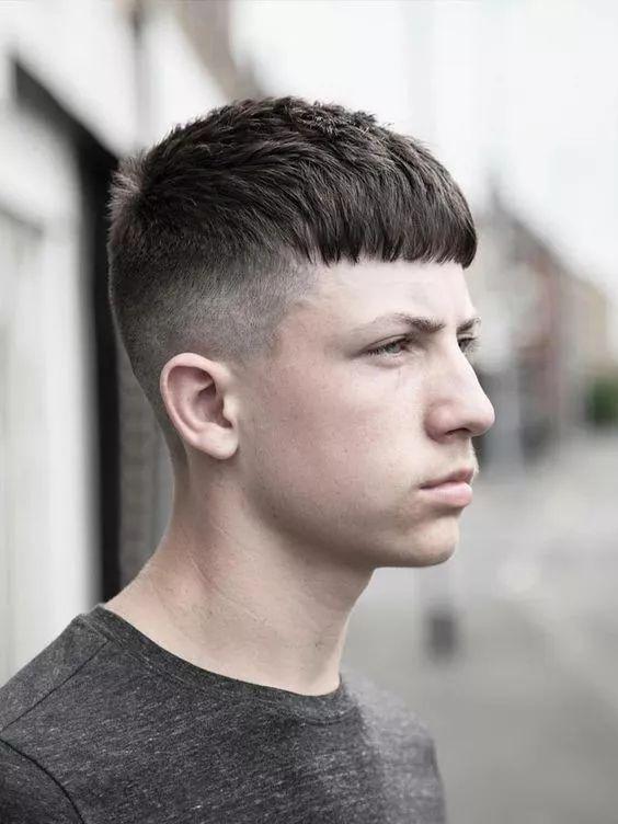 男生长发刘海怎么剪,男生发型刘海怎么剪(男士剪刘海发型,有哪些选择)