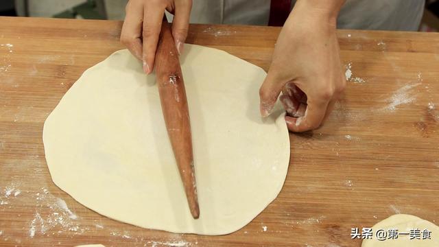 油馍的家常简单做法，油馍的制作方法（烙馍和面热水还是凉水）