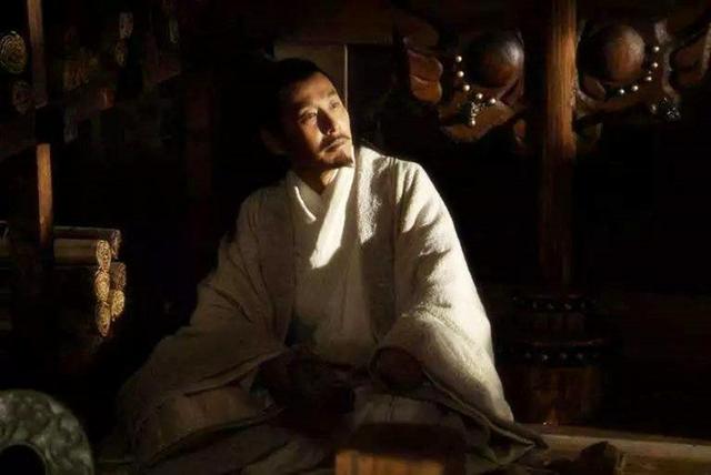范蠡事越王勾践，范蠡和越王勾践的故事简介（勾践真的是一个过河拆桥的小人吗）
