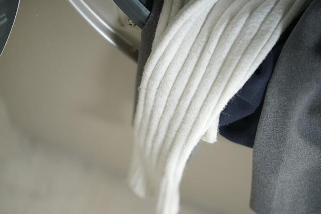 如何使用海尔蒸汽电熨斗，海尔蒸汽电熨斗怎么用（海尔EG100HB209G洗衣机体验）