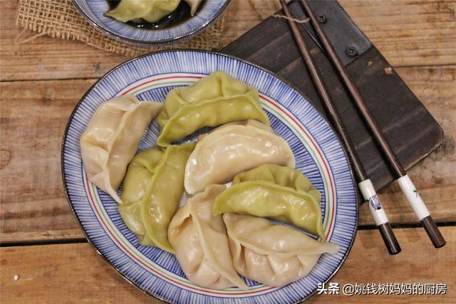 怎么样用菠菜汁做饺子皮，菠菜汁饺子皮的做法（立冬吃饺子就包这个馅儿）