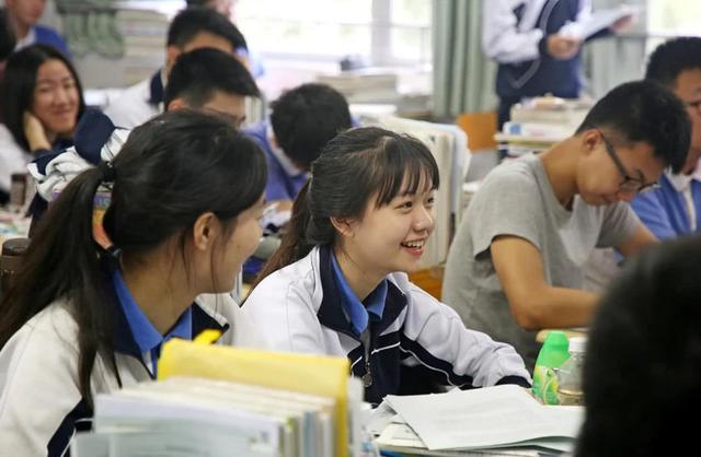 老凡尔赛是什么意思梗，学霸脱口而出的“凡尔赛语”
