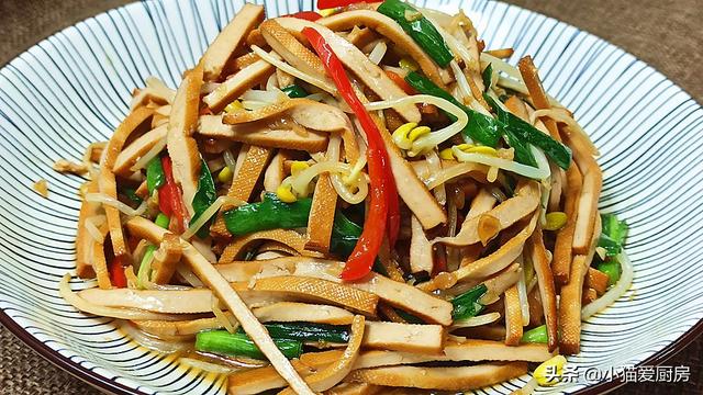 黄豆芽炒多久能熟，黄豆芽炒几分钟能熟（香干炒豆芽这道菜这么做）