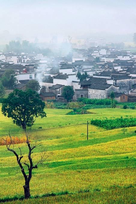 一生必去的中国50个最美地方，一生必去的中国50个最美地方图片（中国最美乡村Top10）