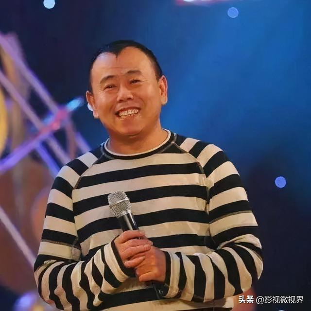 潘长江是否已故，63岁潘长江腿伤痊愈在家带外孙