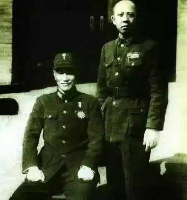 黄百韬简介，黄百韬个人简介（黄百韬：第一个战死的兵团司令）