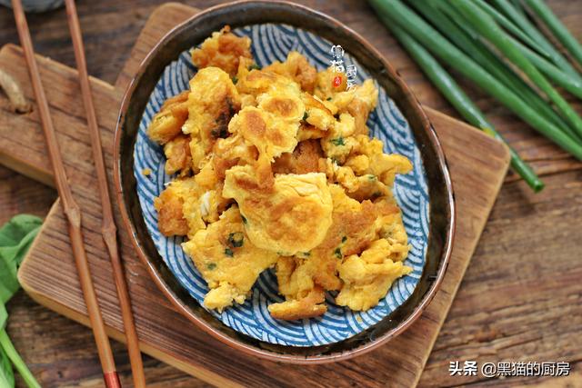 鱼子炒鸡蛋的做法，怎样做鱼子炒鸡蛋（鱼身上这东西别丢了）