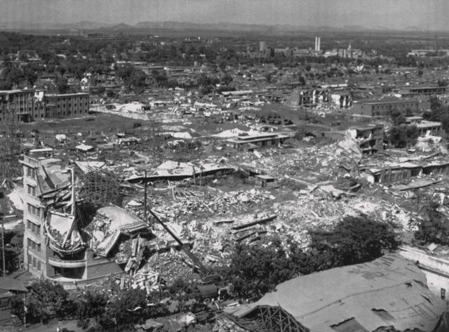 唐山大地震发生时间，唐山大地震时间发生的时间是多少（三次地震加起来上百万人死亡）