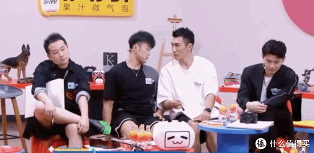 7部让人脸红心跳的相亲综艺真人秀，初次见面就住一起了？